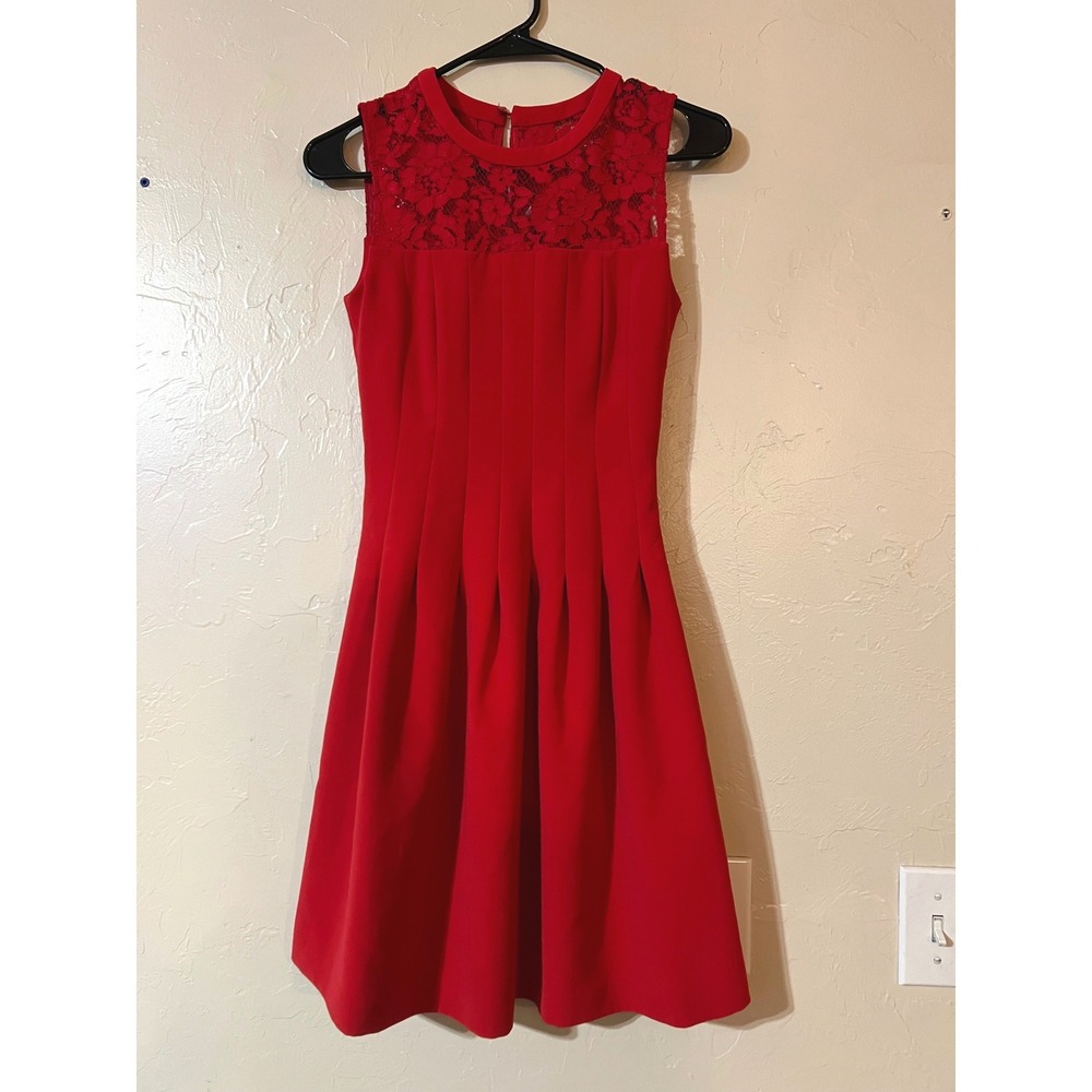 H&M Red Lace Neckline Fit Flare Skater Valentine Lace Party Dress Women Size 4‎